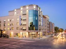 Bluemont Hotel