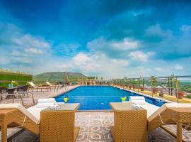 Golden Tulip Jaipur Kukas, hotel em Jaipur