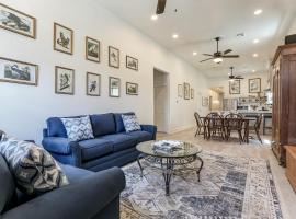 ホテル写真: Renovated Historic 4BR House Near Magazine St & Uptown