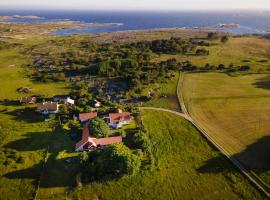 A picture of the hotel: Studio Solbakke, modern studio close to sea