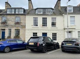 A picture of the hotel: 4 Bedroom House in the Heart of St Andrews