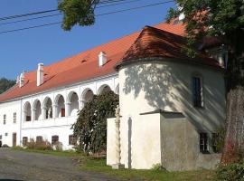 Fotos de Hotel: Zámek Mokrosuky