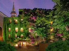 Hotel Raphael