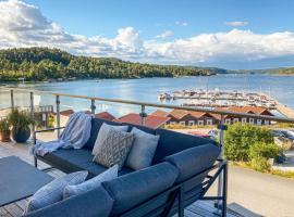 Fotos de Hotel: Stunning Apartment In Svanesund With 2 Bedrooms And Wifi