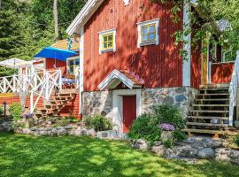 Hotel Foto: Stunning Home In Sollebrunn With Outdoor Swimming Pool