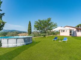 Hotel Foto: Awesome Home In Chiusi With Outdoor Swimming Pool