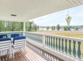 2 Bedroom Awesome Home In Svanskog, hotel in Svanskog