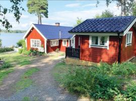 Hotel kuvat: Amazing Home In Kvicksund With 2 Bedrooms And Wifi
