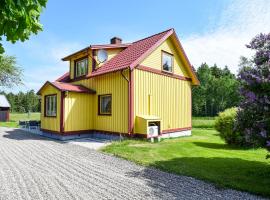 Foto do Hotel: Cozy Home In Vnersborg With Wifi