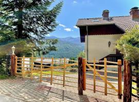 Hotel kuvat: Ferienhaus mit Zirbitzblick