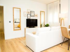 होटल की एक तस्वीर: Luminoso Apartamento NUEZ - Zonas verdes, Wifi, Aparcamiento gratuito