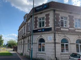 A picture of the hotel: Imperial Salford Hotel