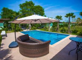 Me and Tree Villa, ξενοδοχείο σε Kaeng Khoi