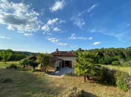 Zdjęcie hotelu: Maison en pierre à la campagne en Périgord Dordogne