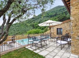 Zdjęcie hotelu: Gorgeous Home In Greppolungo With Outdoor Swimming Pool