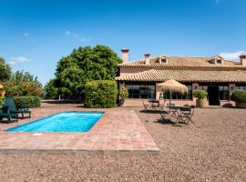 A picture of the hotel: Casa Alta Finca El Revuelo