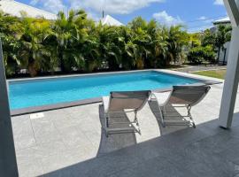 Gîtes de Corneille, Bungalow Sweet Mango, hotel in Le Moule