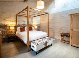 A picture of the hotel: The Mews -- Luxury Stay at Bellingham Estate