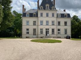 Foto di Hotel: Château de Courbouzon & SPA