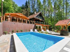 รูปภาพของโรงแรม: Beautiful Home In Klenovnik With Sauna