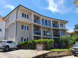 Vis a Vis Apartments, ξενοδοχείο σε Baška