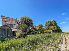 Hotel fotografie: Beautiful Home In Graauw With House A Panoramic View