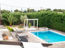ホテル写真: Private Villa Loutraki with Pool, BBQ & View