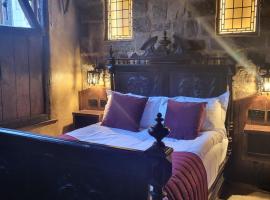 Hocus Pocus Tiny Hotel, hotel in York