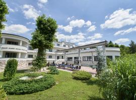 Hotel Korona, hotel em Harkány