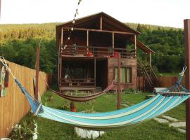 Cottage Woodside，位于梅斯蒂亚的酒店