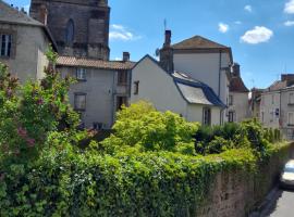 صور الفندق: Gîte Déco - Belle maison dans le quartier historique calme avec terrasse privée