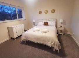 Hotel fotoğraf: Cosy 2 Bedroom Family Home In Glasgow City