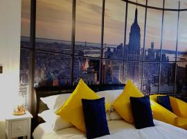 Fotos de Hotel: The New Yorker Mini Studio with Parking