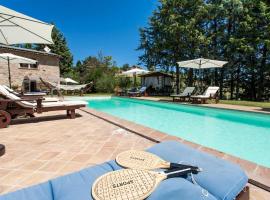 A picture of the hotel: 7 bedrooms villa with private pool enclosed garden and wifi at Loc Ramazzano Perugia
