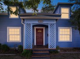 Hotel Foto: The Old Downtown Historic Grand Prairie House home