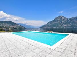 ホテル写真: Stunning Apartment In Riva Di Solto With Outdoor Swimming Pool, 2 Bedrooms And Wifi