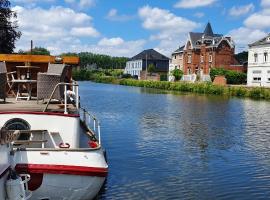 A picture of the hotel: Péniche Sir Lancelot