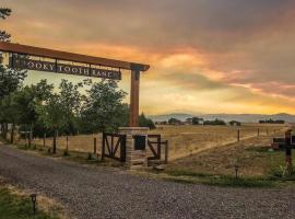 מלון צילום: Llama-Stay at Spooky Tooth Ranch - Mtn Views!