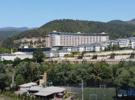 Sarot Thermal Palace Tatil Köyü - Halal Hotel, ξενοδοχείο σε Karacasumandıra