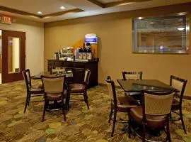 Holiday Inn Express Hotel & Suites Hope Mills-Fayetteville Airport by IHG