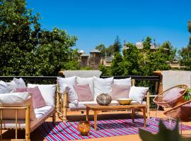 Hotel Photo: Villa Alfonso, Restored Palace House with gardens and Monuments Views