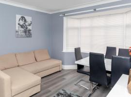 Фотография гостиницы: Leeds city centre spacious house free parking and Wi-Fi