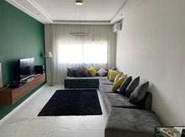 Lovely 4-bedroom condo with pool, hotell sihtkohas Rabat