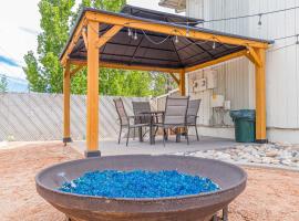 ホテル写真: Bookcliff B - Downtown Townhome Outdoor Firepit Patio