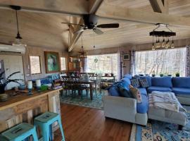 Hotel foto: Treehouse Cathedral in Blue Ridge Mountains, NC