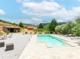 Foto di Hotel: Beautiful Home In San Piero Patti With Wifi, 5 Bedrooms And Outdoor Swimming Pool