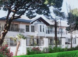 Hotel kuvat: Chic Guest House & Solar system free from load shedding