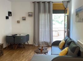 Hotel fotografie: Precioso cálido apartamento en Sort con terraza