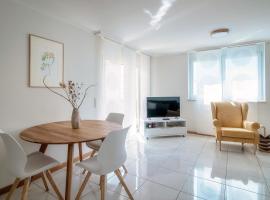 Hotel fotoğraf: Minusio Apartment by Quokka 360 - bright and modern flat with balcony