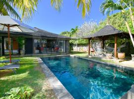 호텔 사진: Elegant Villa with pool and privacy Blue Bay